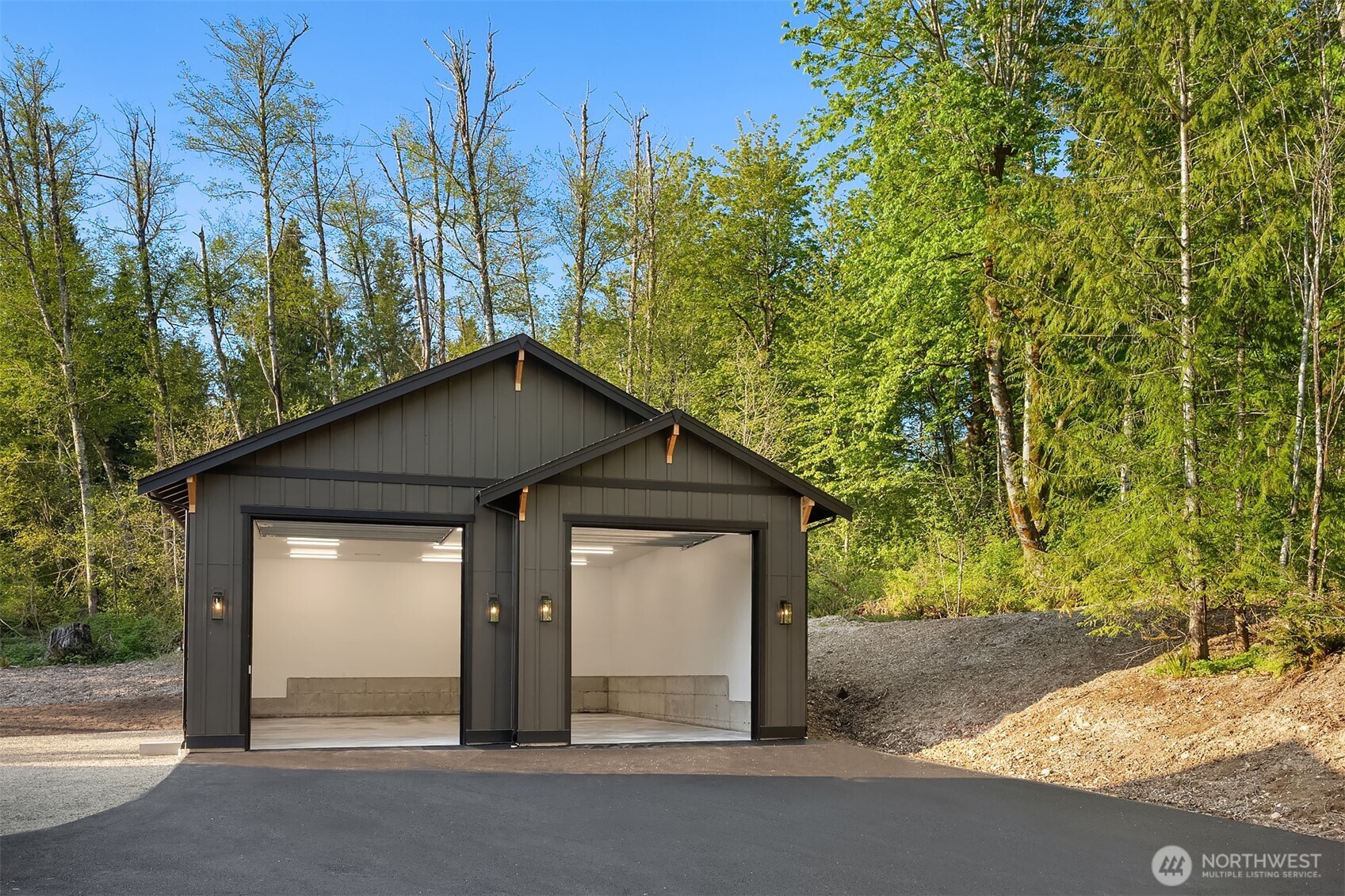 Duvall, Washington, 98019, United States, 4 Bedrooms Bedrooms, ,4 BathroomsBathrooms,Residential,Active,2051942
