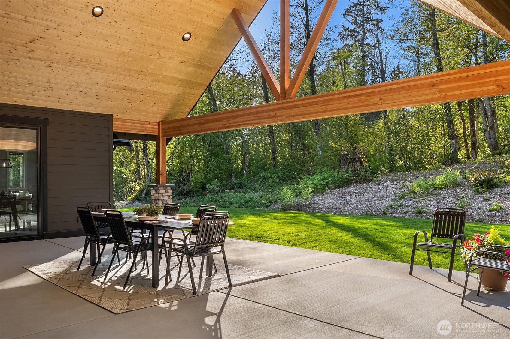 Duvall, Washington, 98019, United States, 4 Bedrooms Bedrooms, ,4 BathroomsBathrooms,Residential,Active,2051942