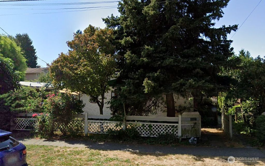Photo of 9537 Ashworth Avenue N, Seattle, WA 98103 (MLS # 2439778)