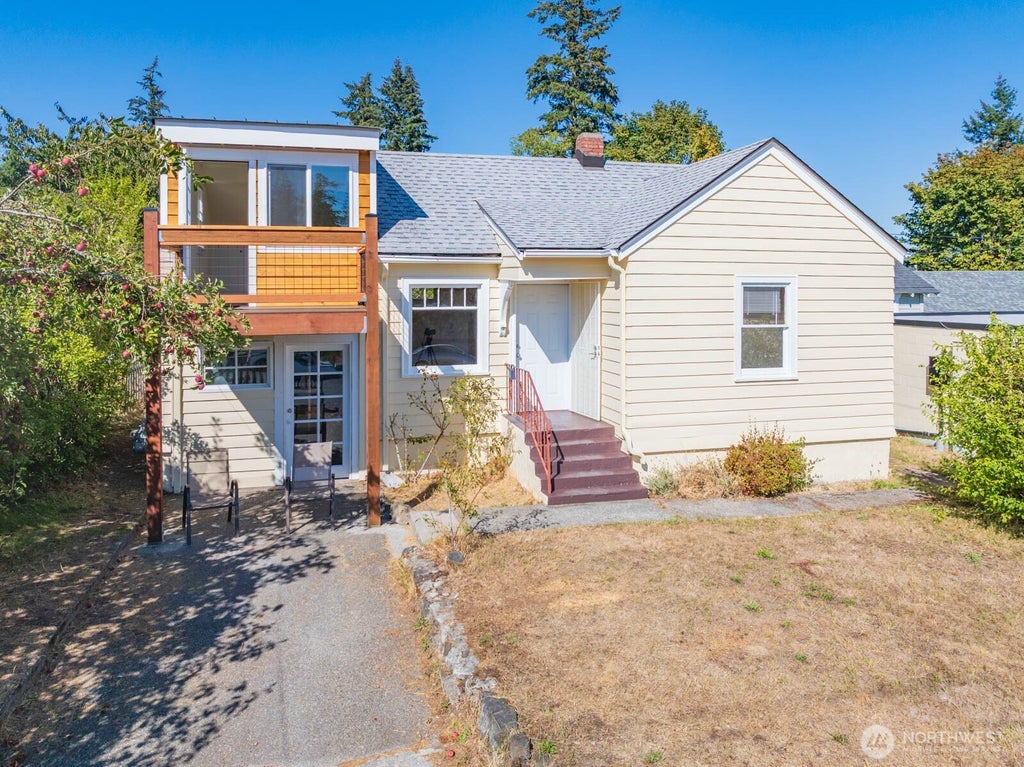 Photo of 2710 15th Street, Bremerton, WA 98312 (MLS # 2581542)