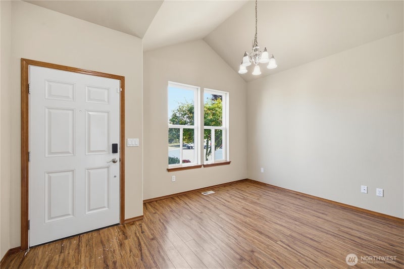 1752 S Prospect Lane