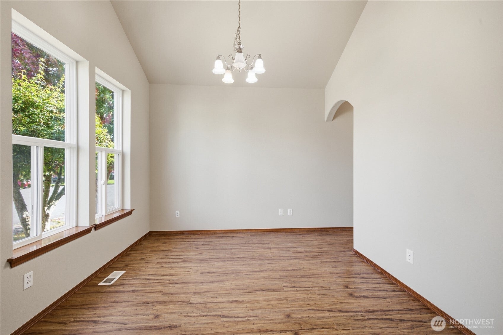 1752 S Prospect Lane