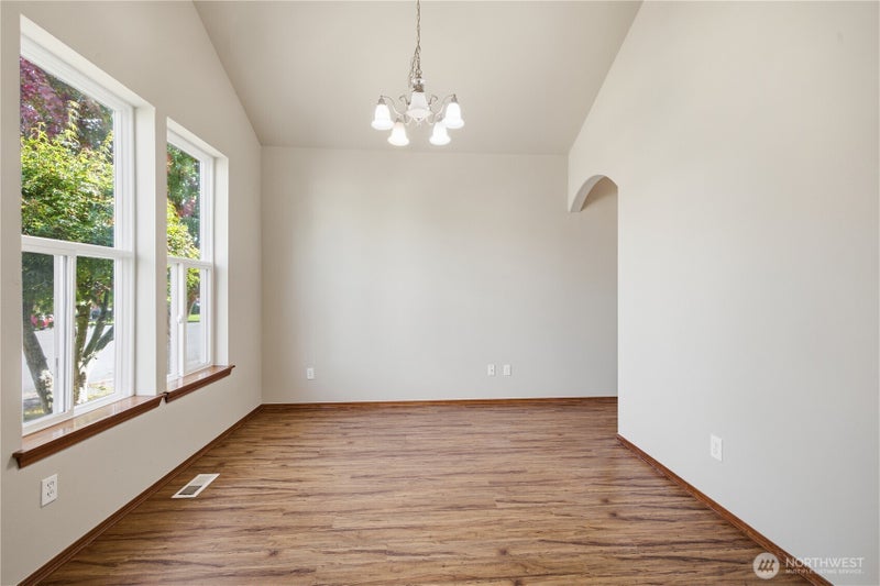 1752 S Prospect Lane