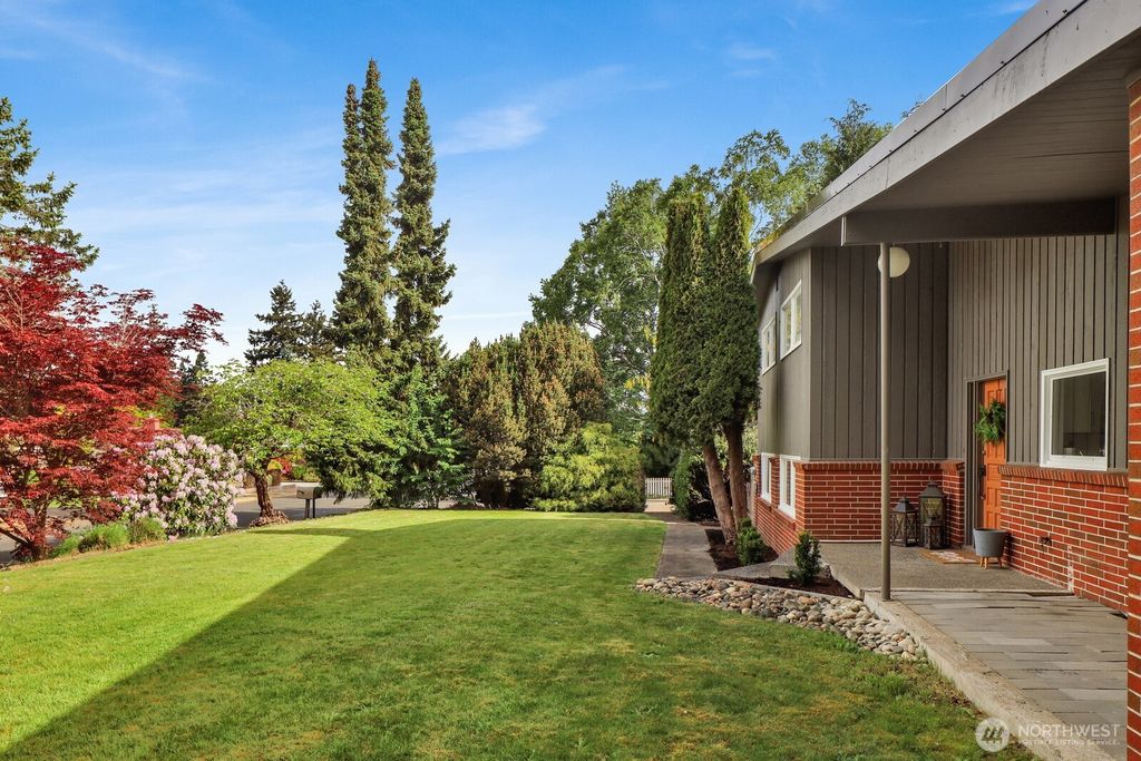 Photo of 5342 Belfern Drive, Bellingham, WA 98226 (MLS # 2524616)