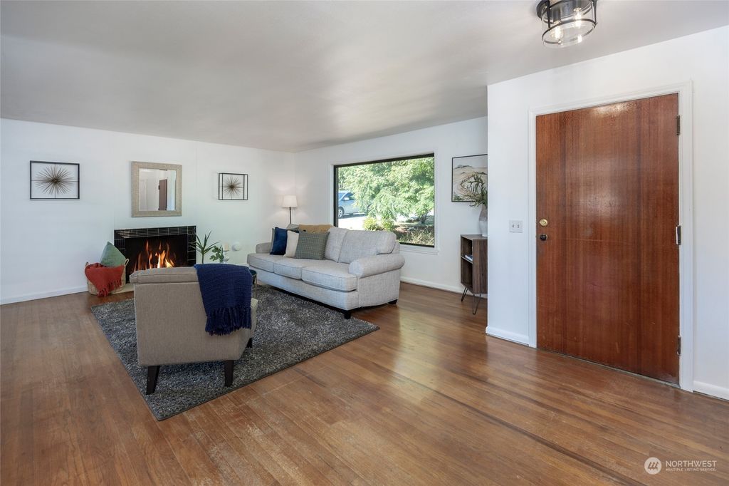 Photo of 12628 14th Avenue S, Seattle, WA 98168 (MLS # 2065359)