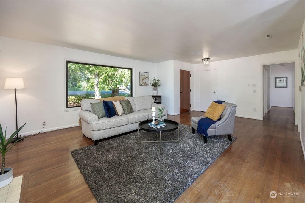 Photo of 12628 14th Avenue S, Seattle, WA 98168 (MLS # 2065359)