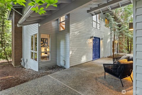 Photo of 13619 NE 28th St St, Bellevue, WA 98005 (MLS # 2487700)