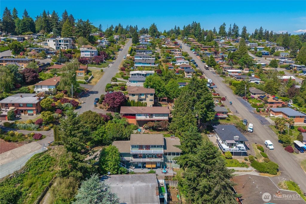 Photo of 21030 7th Avenue S, Des Moines, WA 98198 (MLS # 2531267)