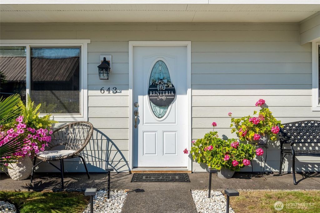 Photo of 643 Monroe Street, Monroe, WA 98272 (MLS # 2434293)