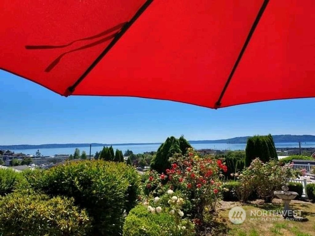 Photo of 22548 8th Avenue S, Des Moines, WA 98198 (MLS # 2176605)