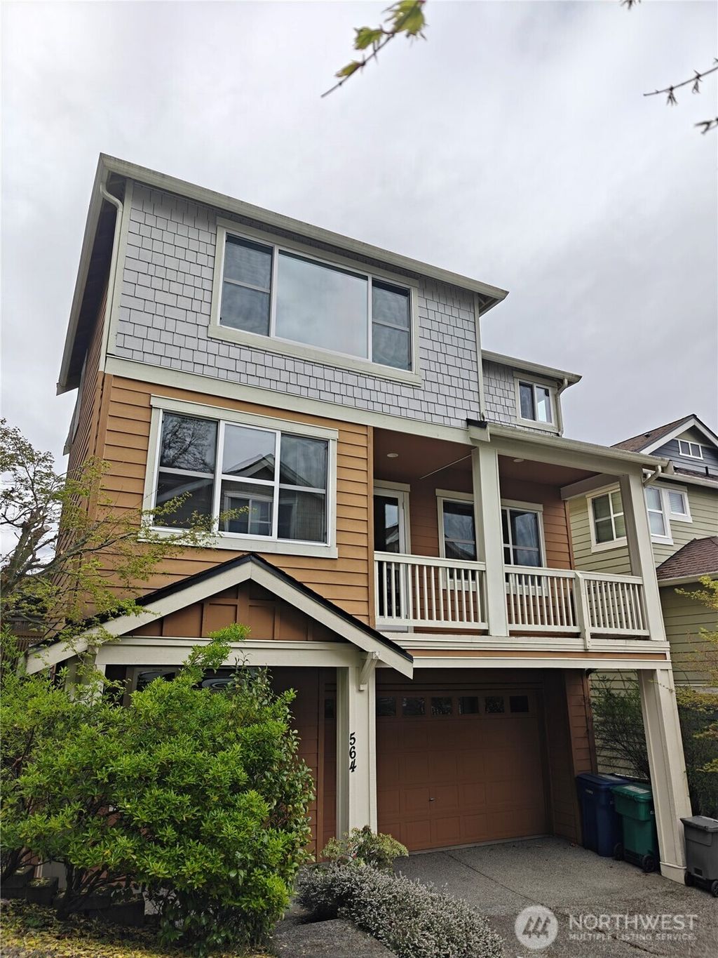 Photo of 564 MOUNTAIN VIEW Lane NW, Issaquah, WA 98027 (MLS # 2510958)