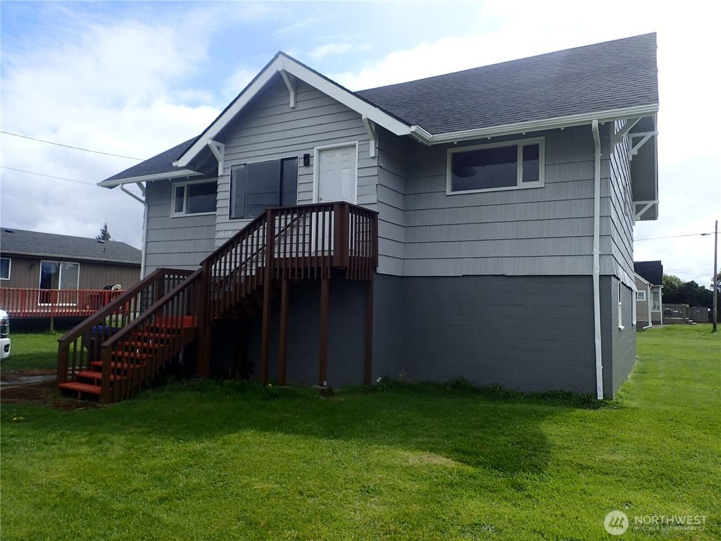 Photo of 1519 Pacific Avenue, Aberdeen, WA 98520 (MLS # 2481755)