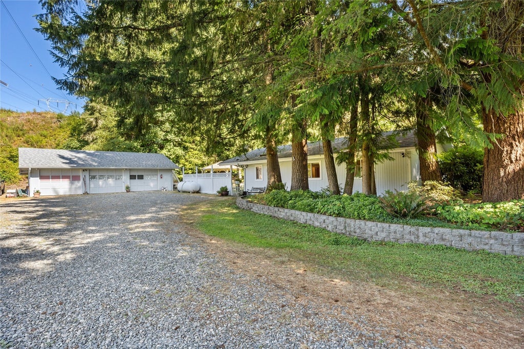 Photo of 21220 SE 284th Street, Kent, WA 98042 (MLS # 2598657)