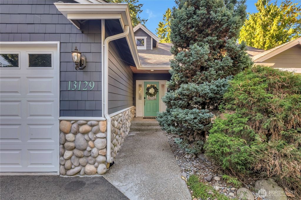 Photo of 13129 SE 312th Street, Auburn, WA 98092 (MLS # 2422784)