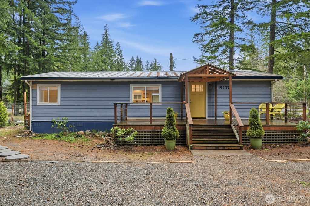 Photo of 8437 Cimarron Way, Maple Falls, WA 98266 (MLS # 2459236)