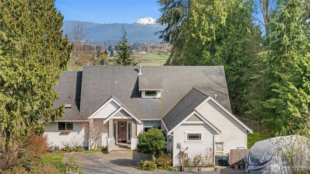 Photo of 513 212th Street NW, Arlington, WA 98223 (MLS # 2504617)