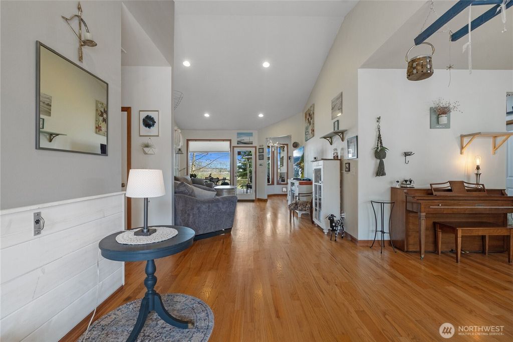 Photo of 513 212th Street NW, Arlington, WA 98223 (MLS # 2504617)