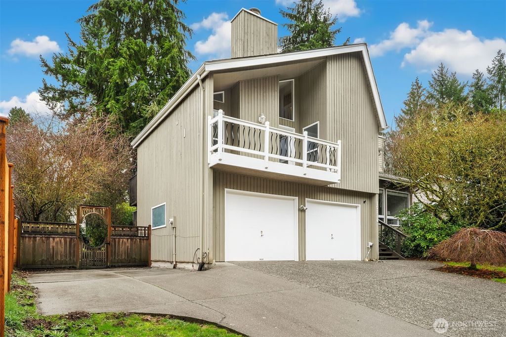 Photo of 15710 SE 46th Way, Bellevue, WA 98006 (MLS # 2465271)