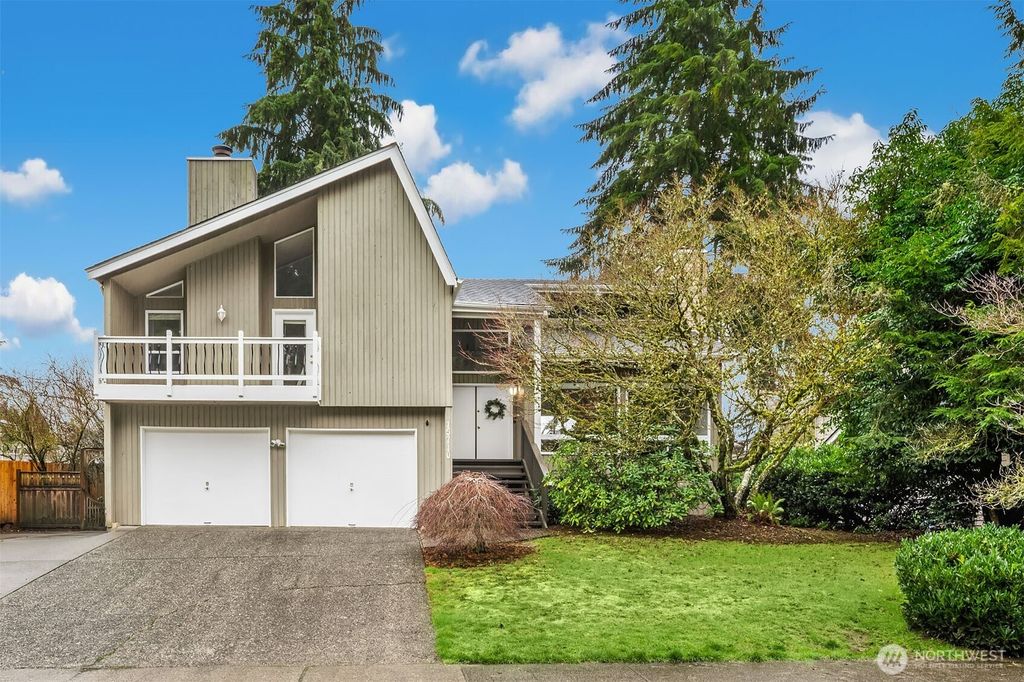 Photo of 15710 SE 46th Way, Bellevue, WA 98006 (MLS # 2465271)