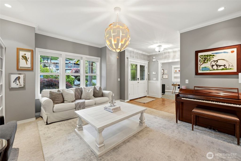 Photo of 12326 24th Avenue NE, Seattle, WA 98125 (MLS # 2519881)