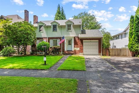 Photo of 2809 Nichols Boulevard, Longview, WA 98632 (MLS # 2396379)