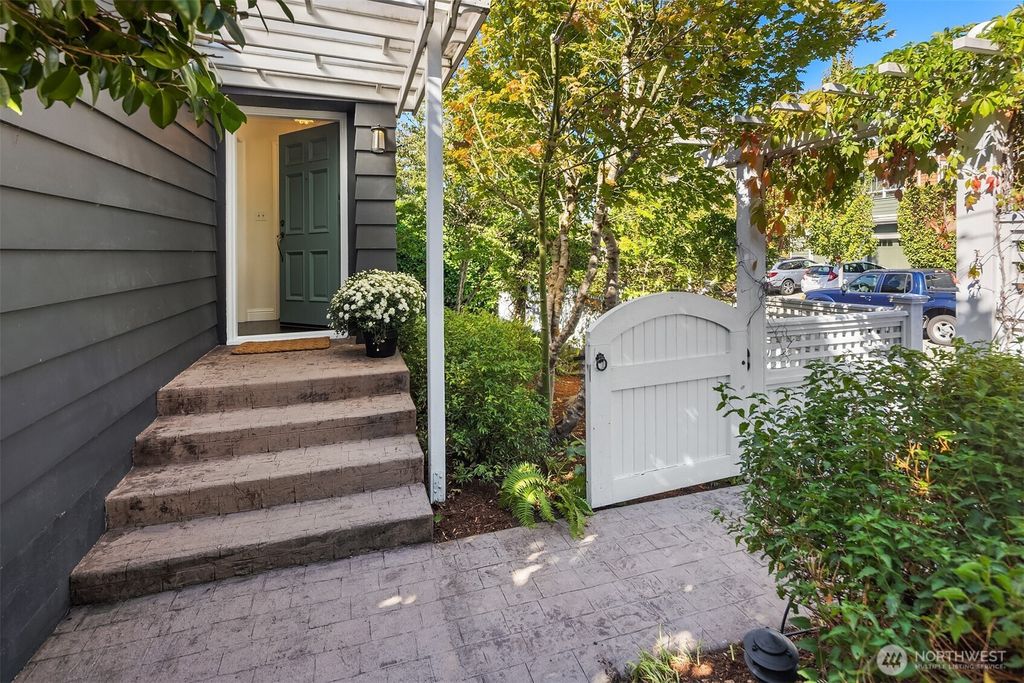 Photo of 4317 37th Avenue NE, Seattle, WA 98105 (MLS # 2433518)