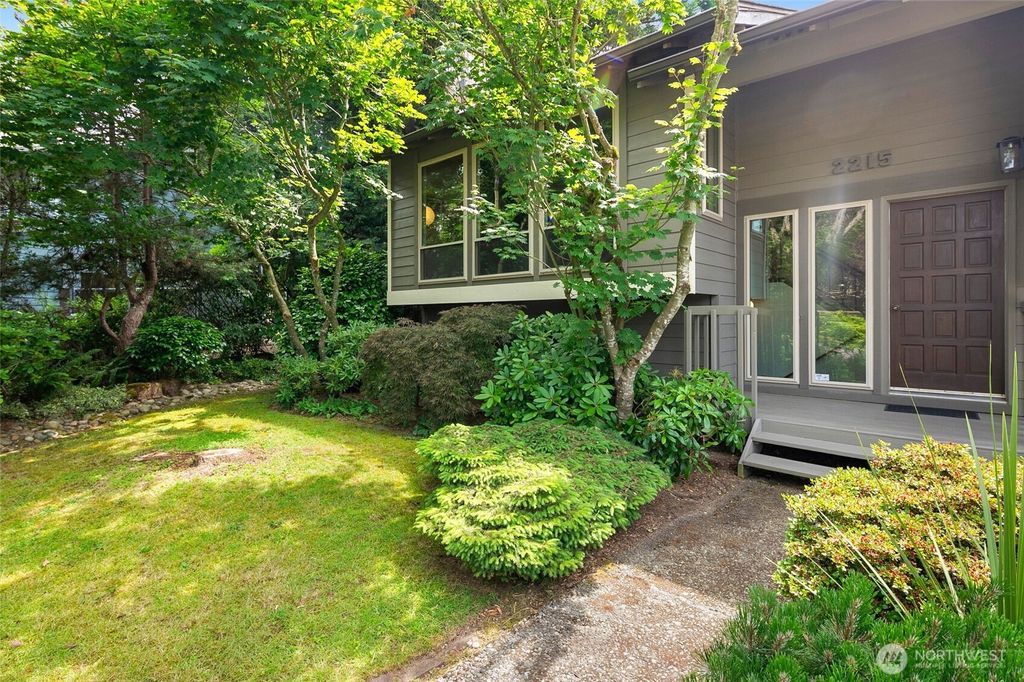 Photo of 2215 Jones Place SE, Renton, WA 98055 (MLS # 2396418)