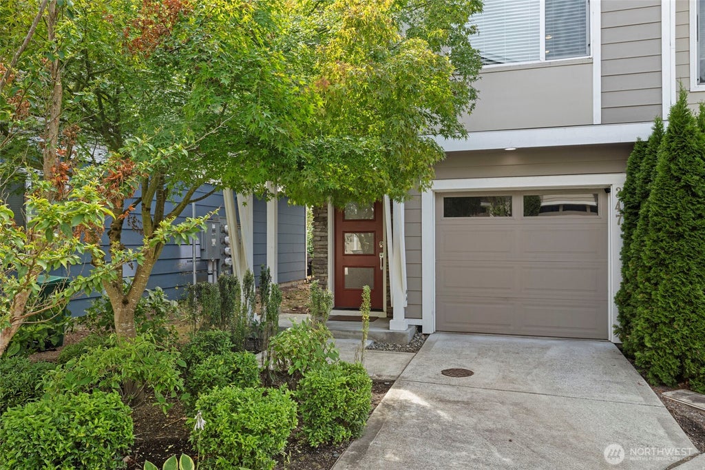 Photo of 347 Vashon Court NE, Renton, WA 98059 (MLS # 2561034)