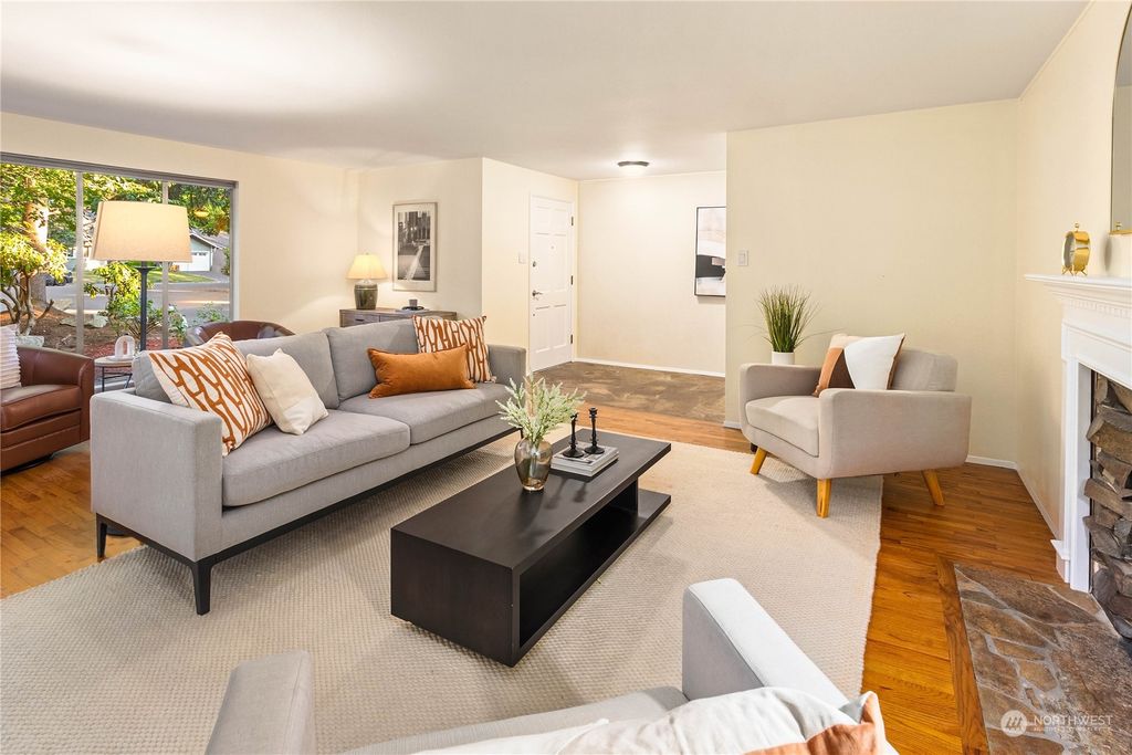 Photo of 14251 117th Avenue NE, Kirkland, WA 98034 (MLS # 2267518)