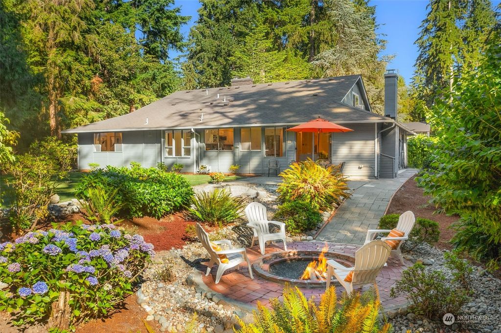 Photo of 14251 117th Avenue NE, Kirkland, WA 98034 (MLS # 2267518)