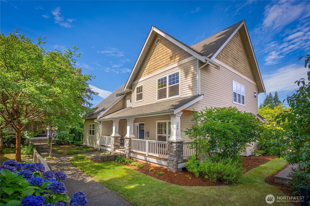 Photo of 304 S Lewis Street, Monroe, WA 98272 (MLS # 2419872)