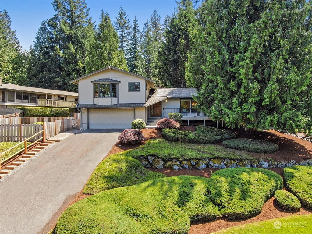 Photo of 80 Mt Pilchuck Avenue NW, Issaquah, WA 98027 (MLS # 2075294)