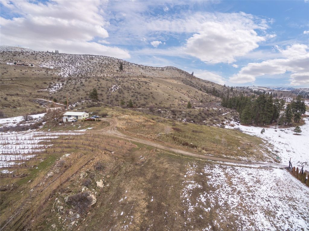 Photo of 57 Raven Lane, Manson, WA 98831 (MLS # 2471622)
