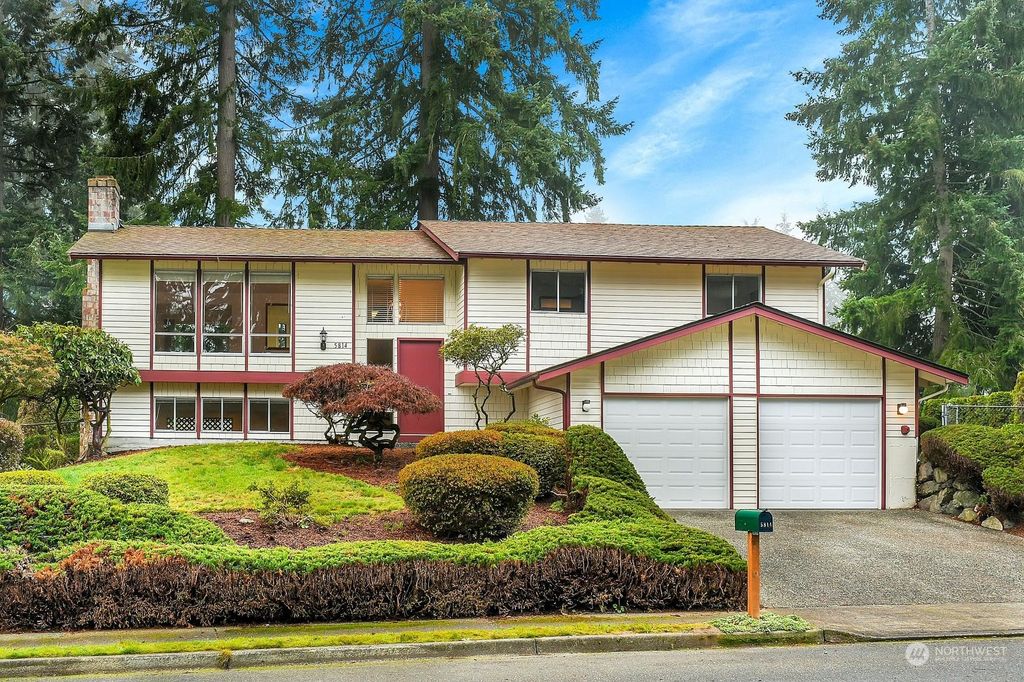 Photo of 5814 181st Place SW, Lynnwood, WA 98037 (MLS # 2314051)