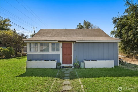 Photo of 1110 W 7th Ave Avenue, Ellensburg, WA 98926 (MLS # 2580492)