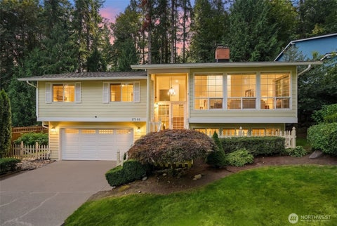 Photo of 17101 NE 28th Place, Bellevue, WA 98008 (MLS # 2581960)