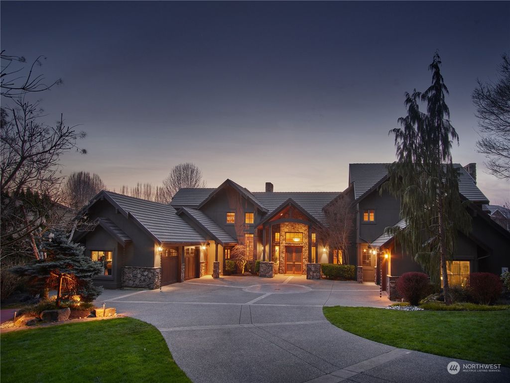 Photo of 3607 E Lake Sammamish Shore Lane NE, Sammamish, WA 98074 (MLS # 2168606)