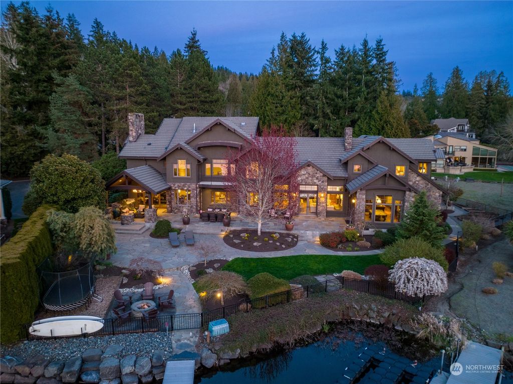 Photo of 3607 E Lake Sammamish Shore Lane NE, Sammamish, WA 98074 (MLS # 2168606)