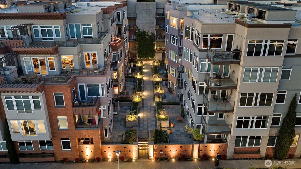 Photo of 1900 Alaskan Way #514, Seattle, WA 98101 (MLS # 2492310)