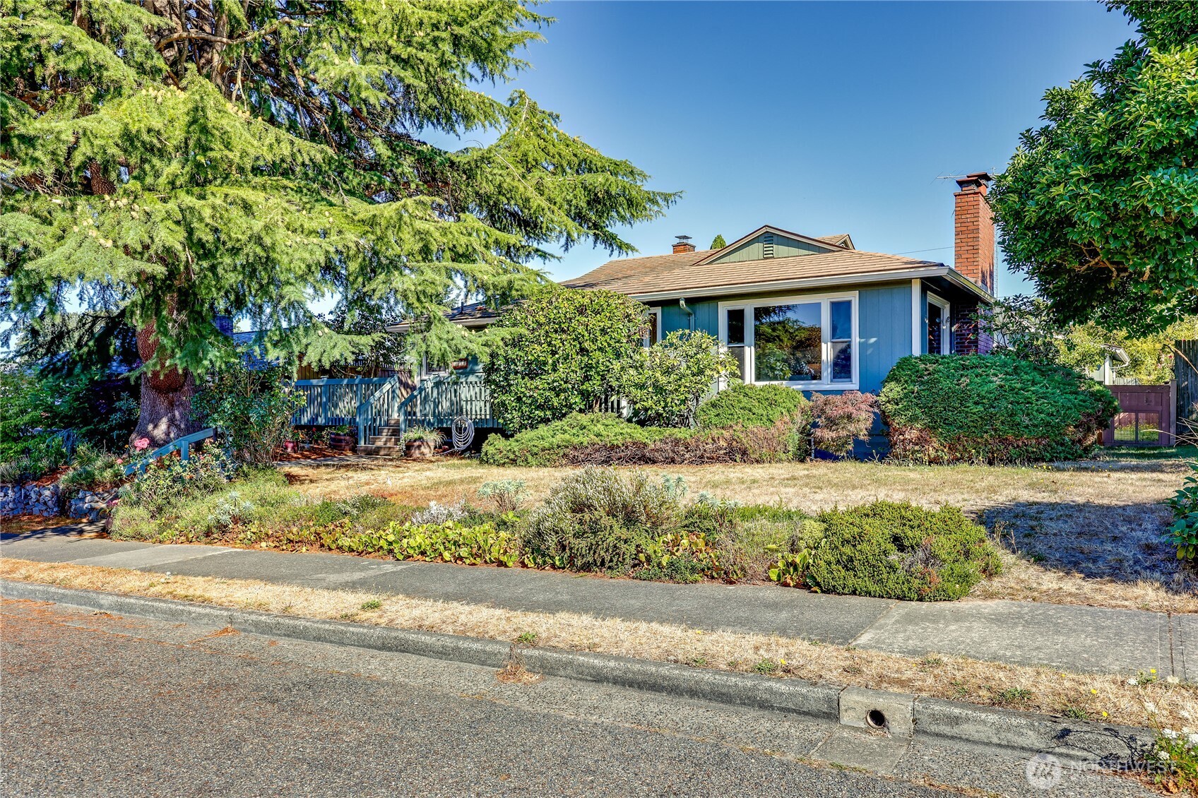 2418 E 23rd Street