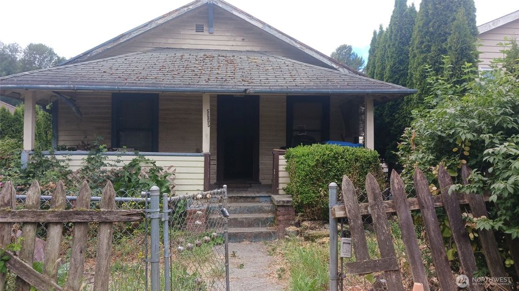 Photo of 5605 25th Avenue SW, Seattle, WA 98106 (MLS # 2406423)