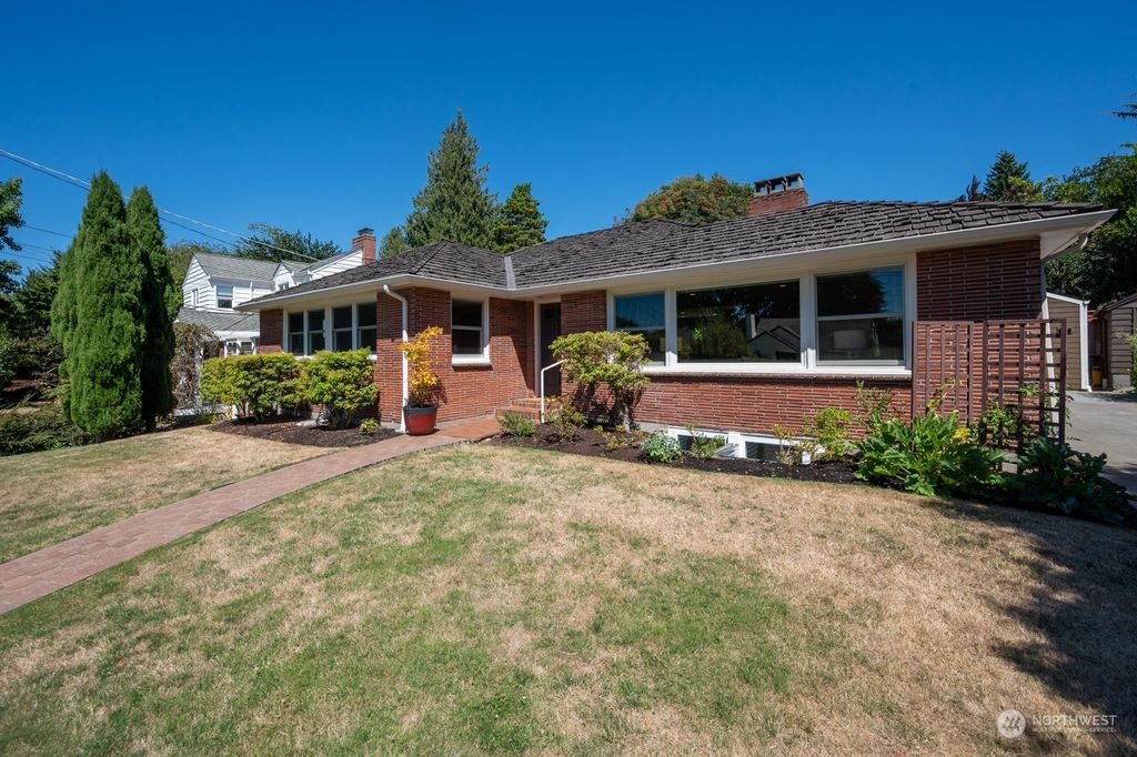 Photo of 3612 Magnolia Boulevard W, Seattle, WA 98199 (MLS # 2150423)