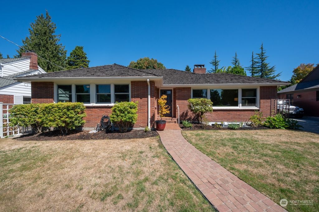Photo of 3612 Magnolia Boulevard W, Seattle, WA 98199 (MLS # 2150423)