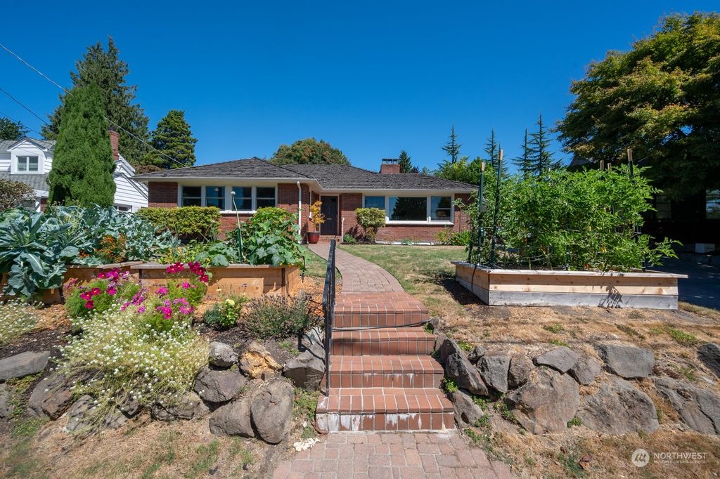Photo of 3612 Magnolia Boulevard W, Seattle, WA 98199 (MLS # 2150423)