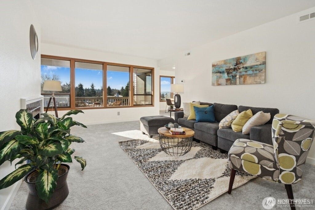 Photo of 11640 100th Avenue NE #304, Kirkland, WA 98034 (MLS # 2490730)