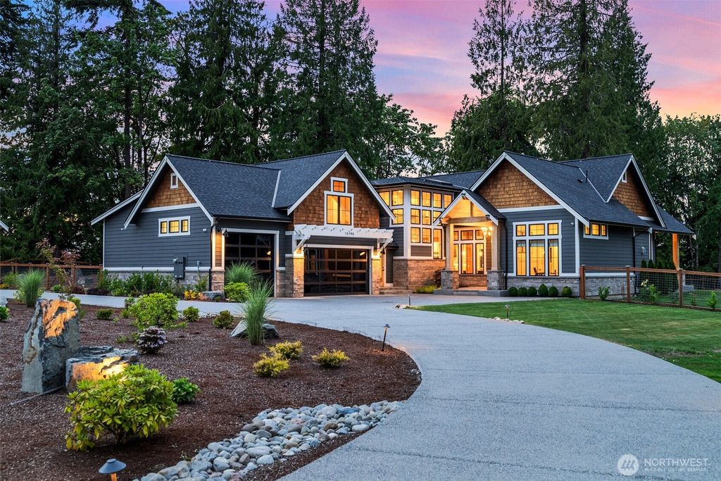 Photo of 15190 SE 330th Way, Auburn, WA 98092 (MLS # 2347995)