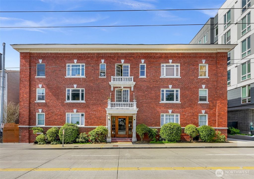 Photo of 4725 15th Avenue NE #12, Seattle, WA 98105 (MLS # 2518630)