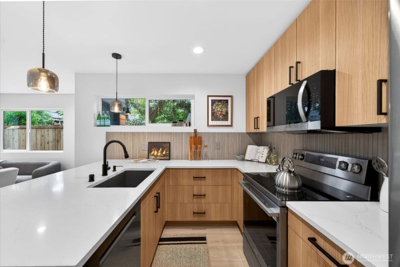 8510 15th Avenue NE