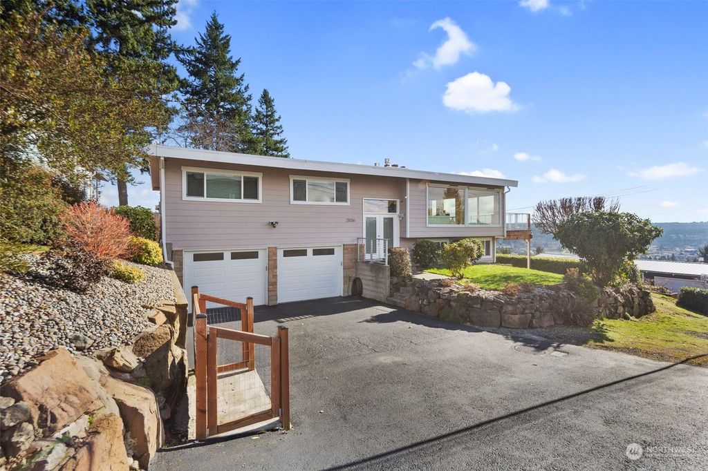 Photo of 21036 4th Avenue S, Des Moines, WA 98198 (MLS # 2199706)