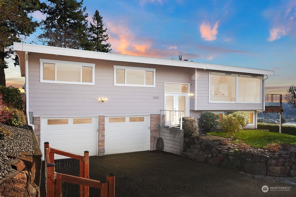 Photo of 21036 4th Avenue S, Des Moines, WA 98198 (MLS # 2199706)